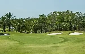 Pattaya Country Club – Scenic fairways and lush greenery, a top golfing destination in Thailand.