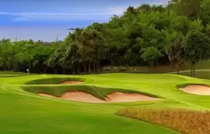 Scenic view of Pineapple Valley Golf Club in Hua Hin, featuring lush fairways and challenging bunkers.