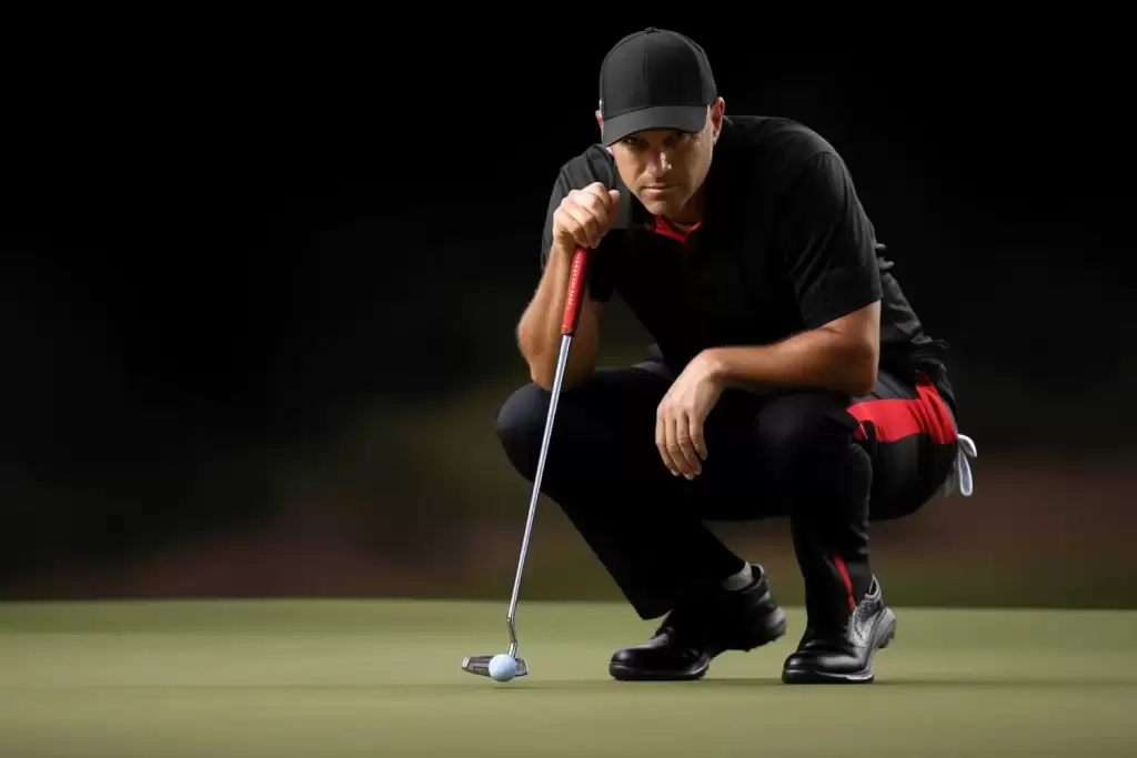 Насладитесь ночной игрой в гольф в Таиланде