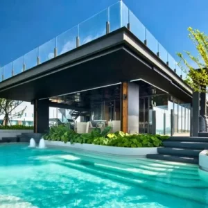 Cross Vibe Pattaya Seaphere Pool View