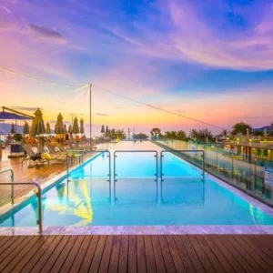 Hotel Clover Patong Pool View