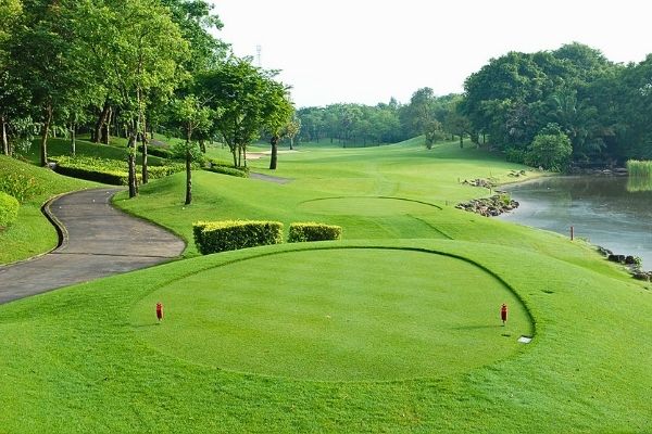 Alpine Golf Club Bangkok Fairways of Eden (1)
