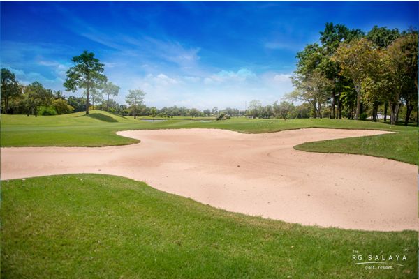 Royal Gems Golf & Sports Club Salaya